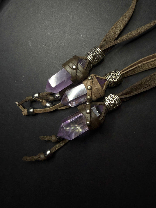 AMETHYST LEATHER NECKLACE