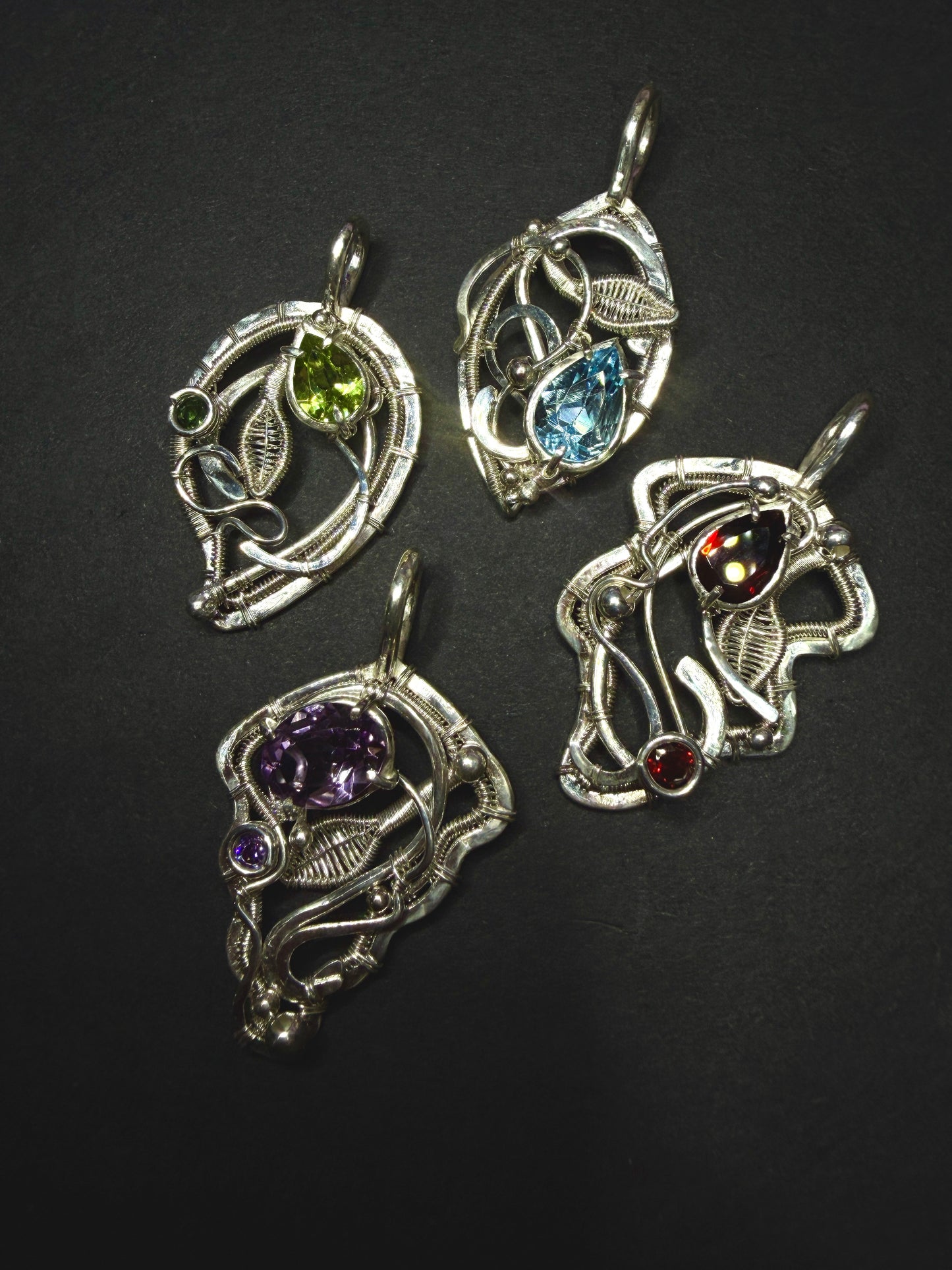 FALLEN LEAF PENDANT - PERIDOT