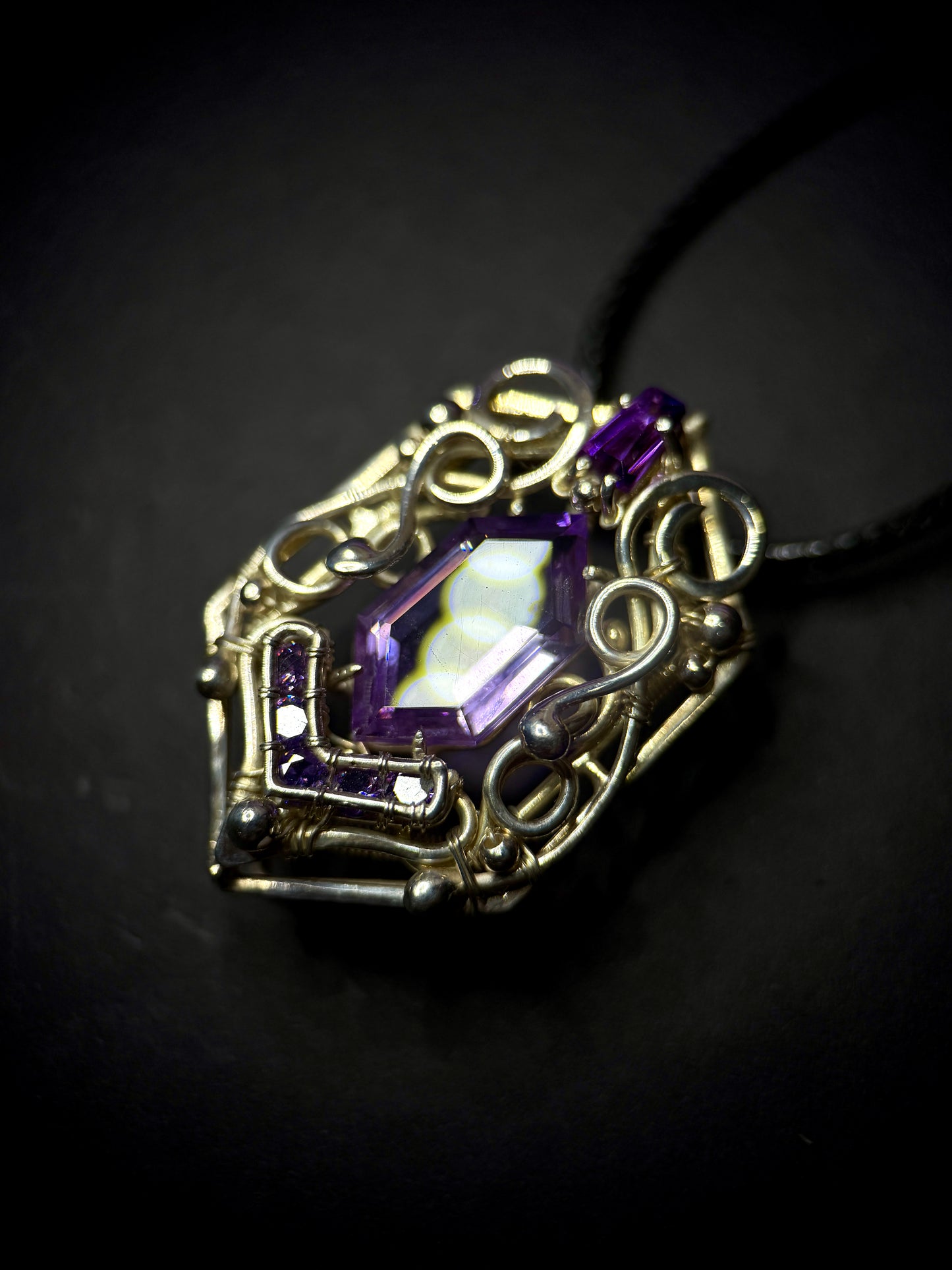 AMETHYST ROYAL CREST