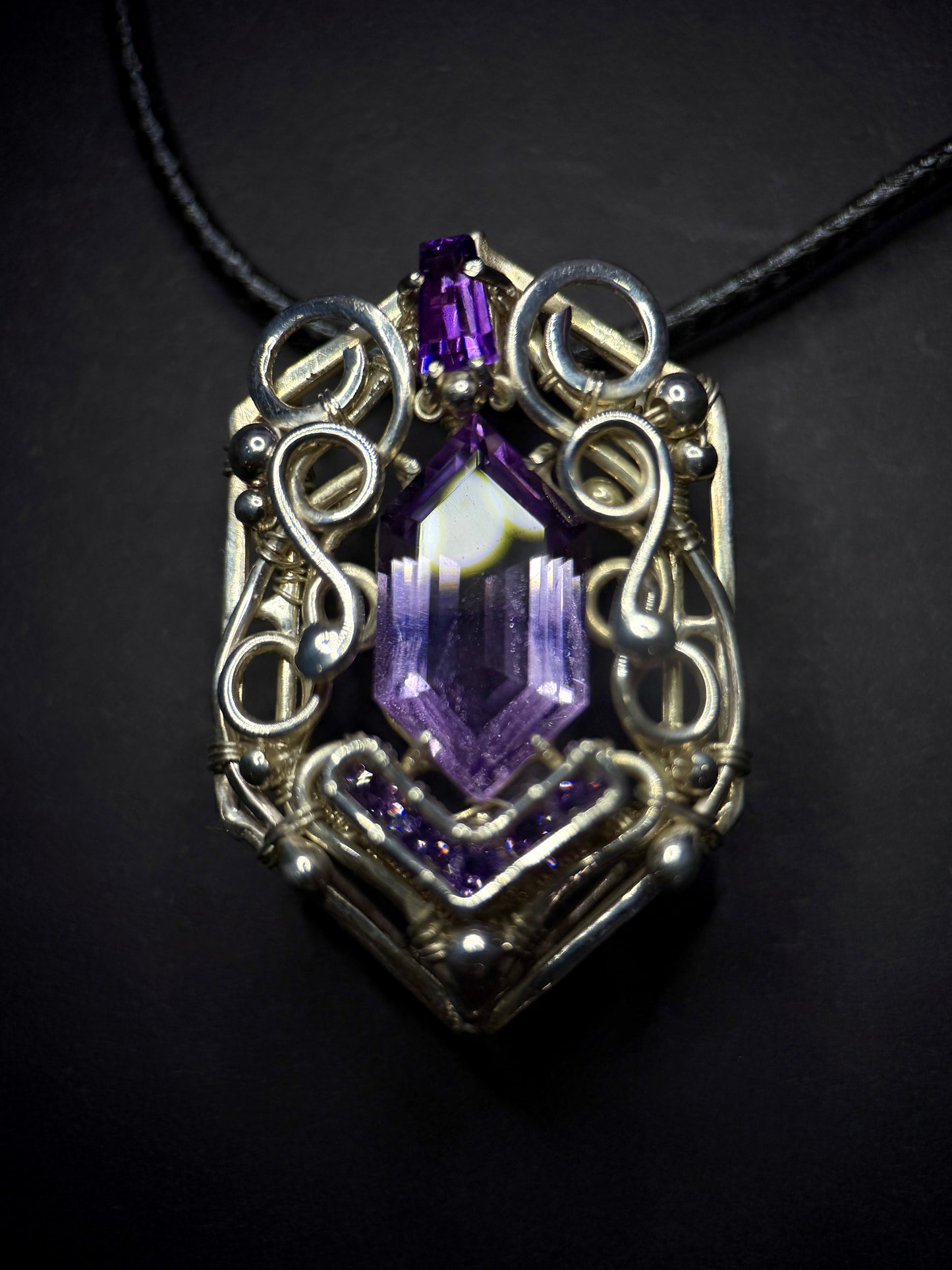 AMETHYST ROYAL CREST