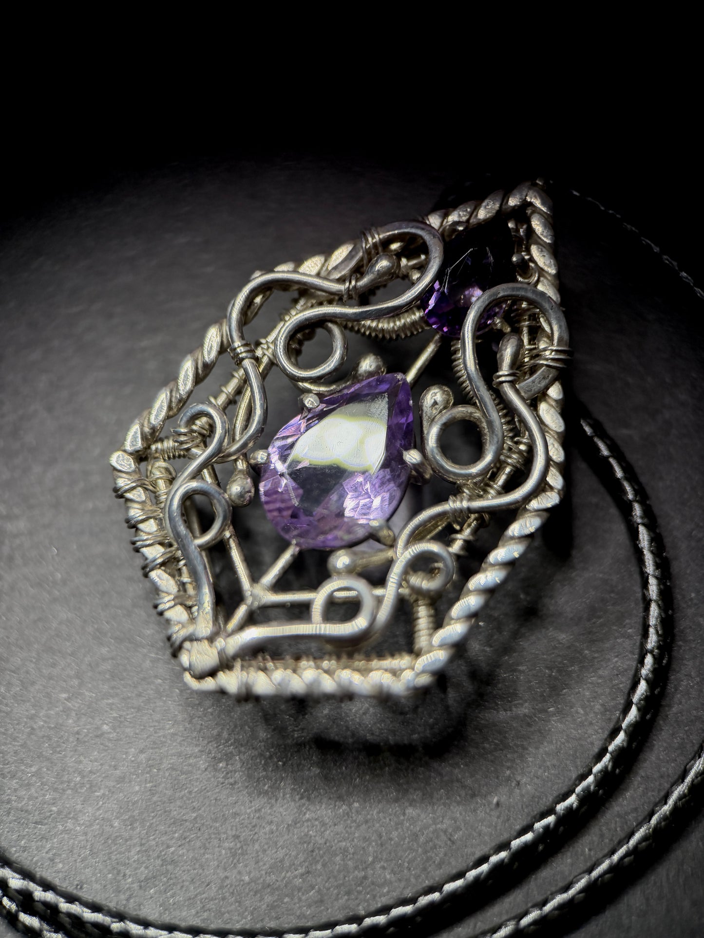 AMETHYST ROYAL CREST