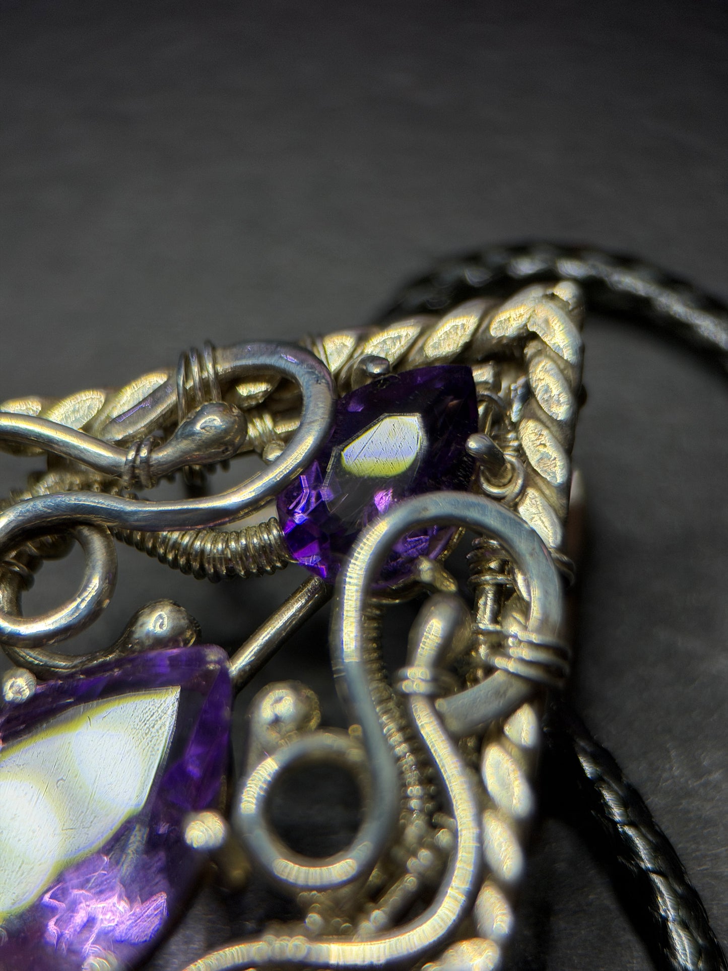 AMETHYST ROYAL CREST