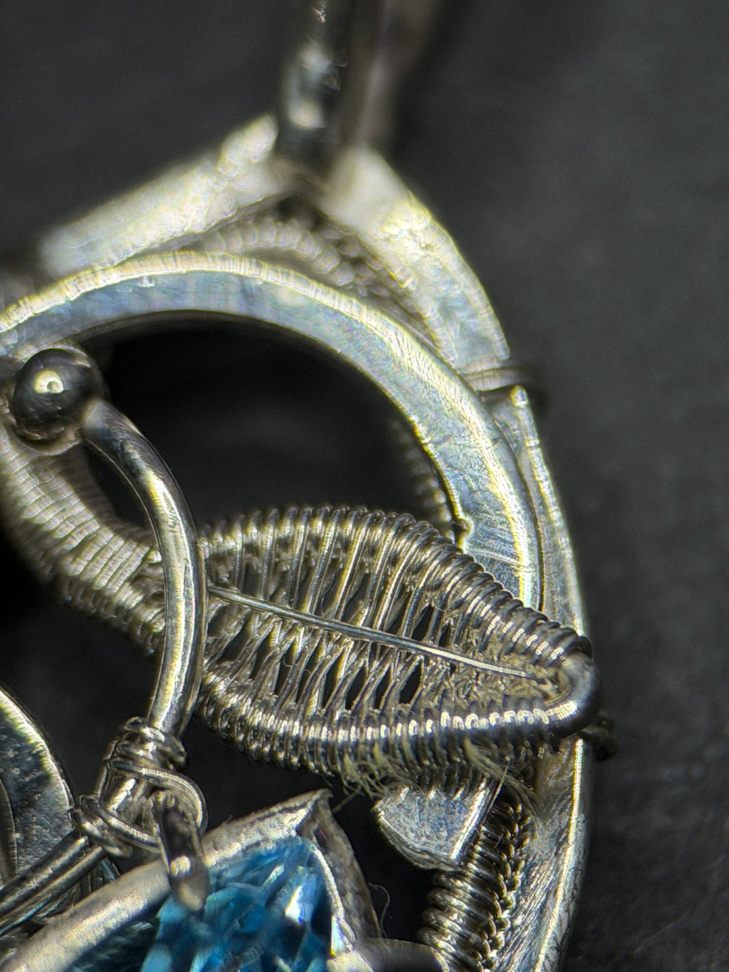 FALLEN LEAF PENDANT - TOPAZ