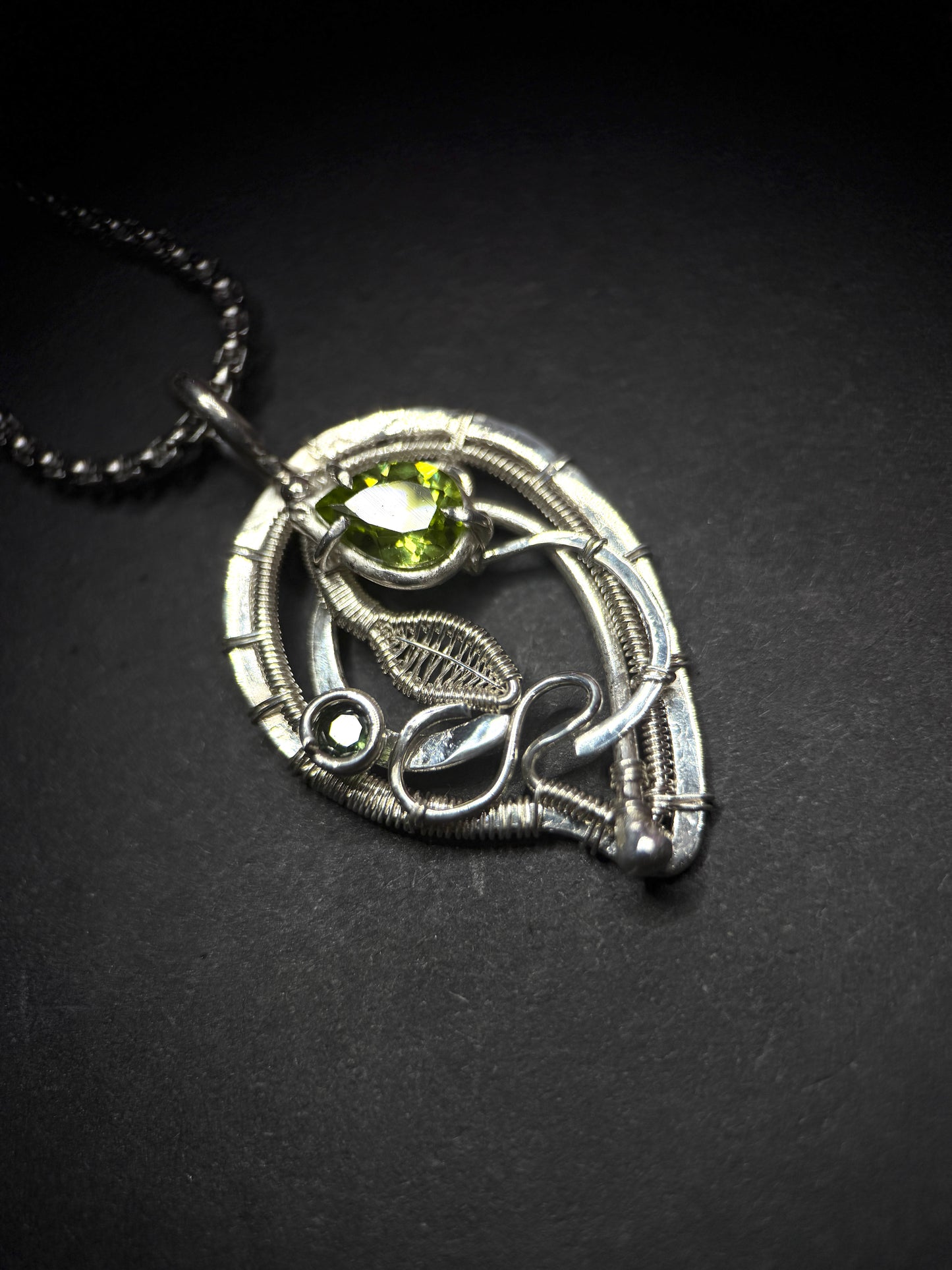 FALLEN LEAF PENDANT - PERIDOT