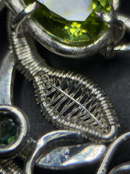 FALLEN LEAF PENDANT - PERIDOT