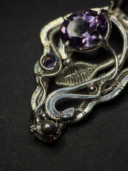FALLEN LEAF PENDANT - AMETHYST