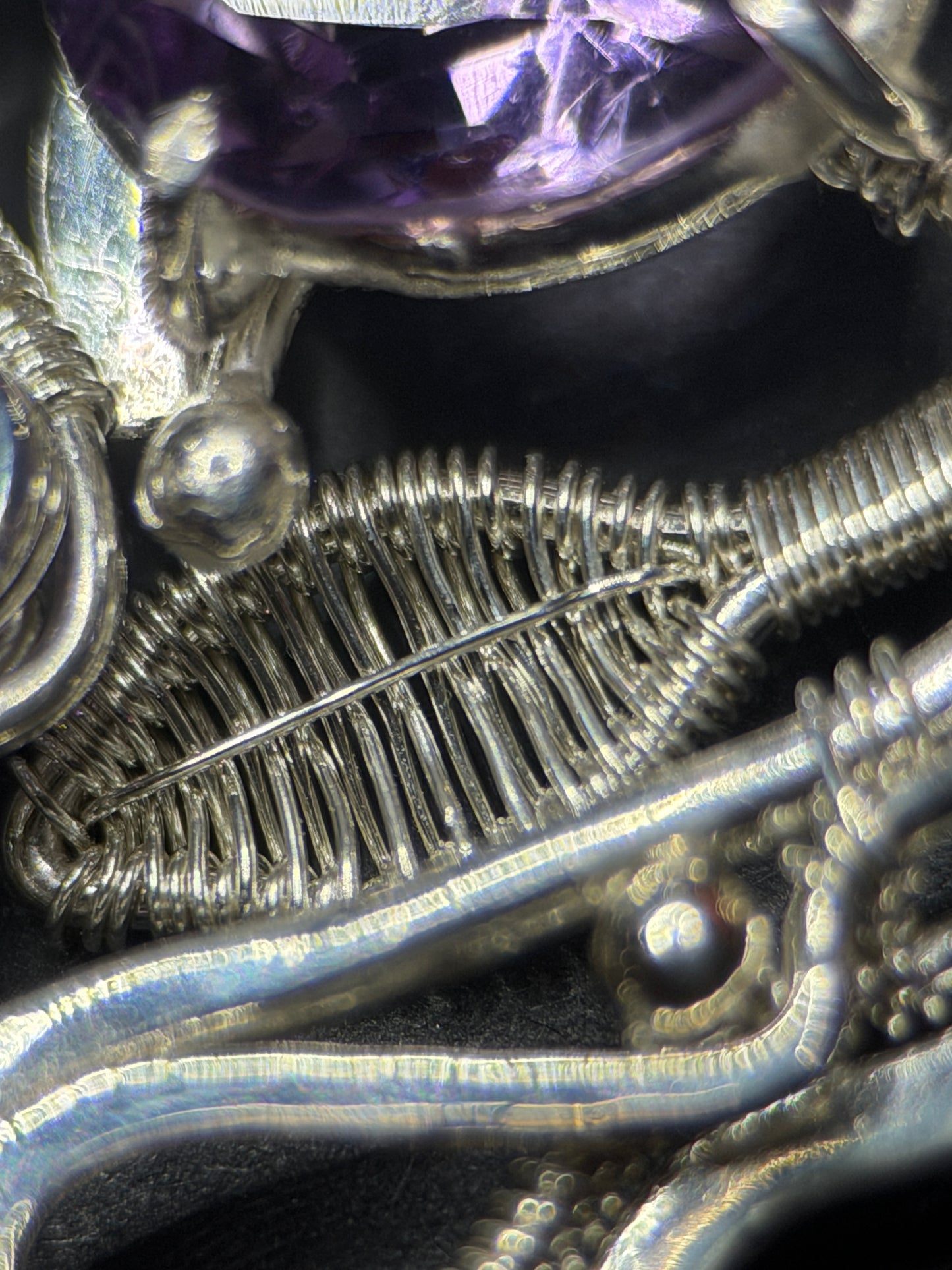 FALLEN LEAF PENDANT - AMETHYST