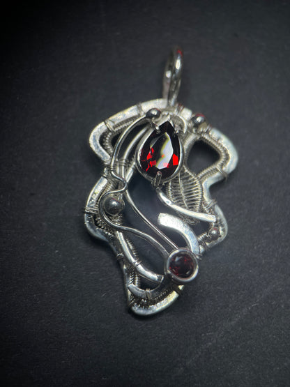 FALLEN LEAF PENDANT - GARNET