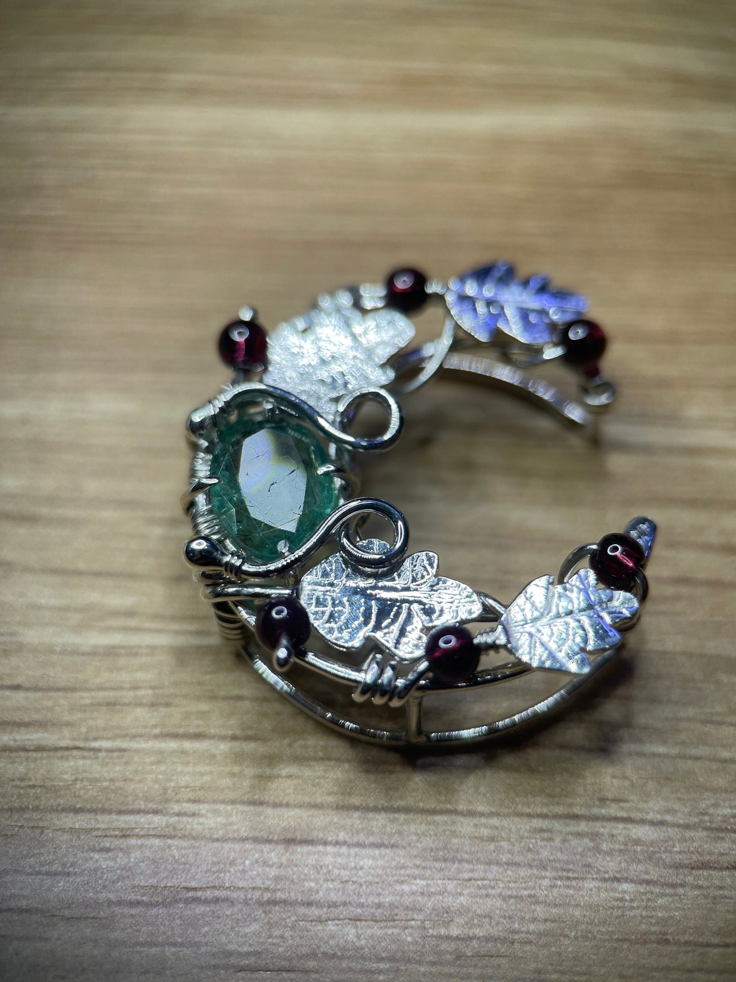 CRESCENT OAK PENDANT