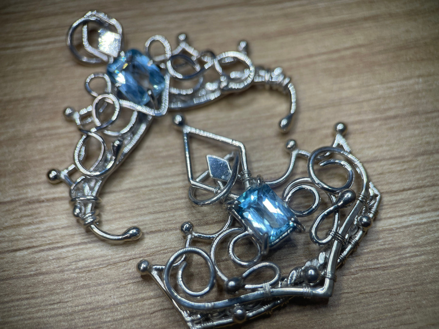 CROWN PENDANT