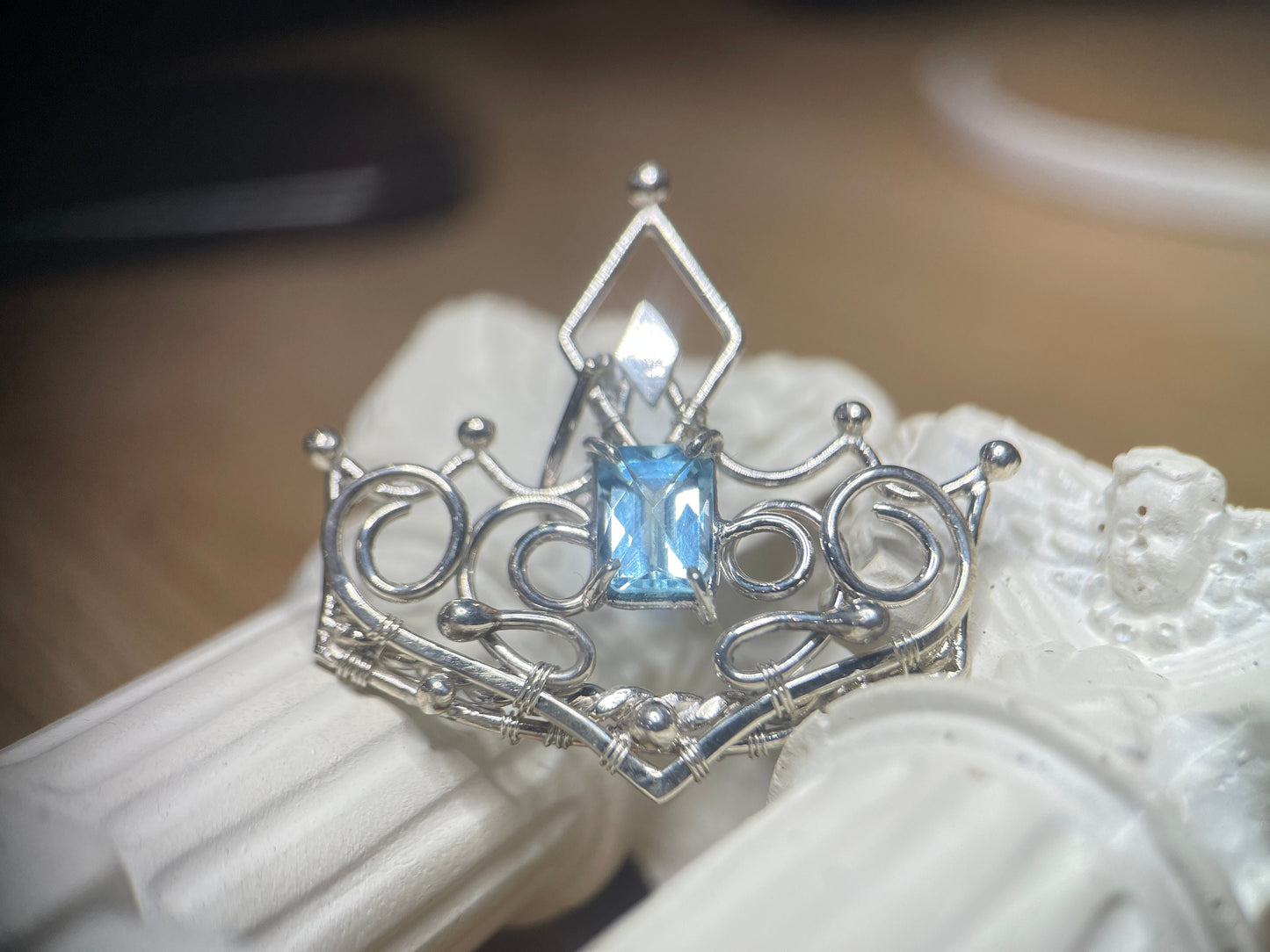 CROWN PENDANT