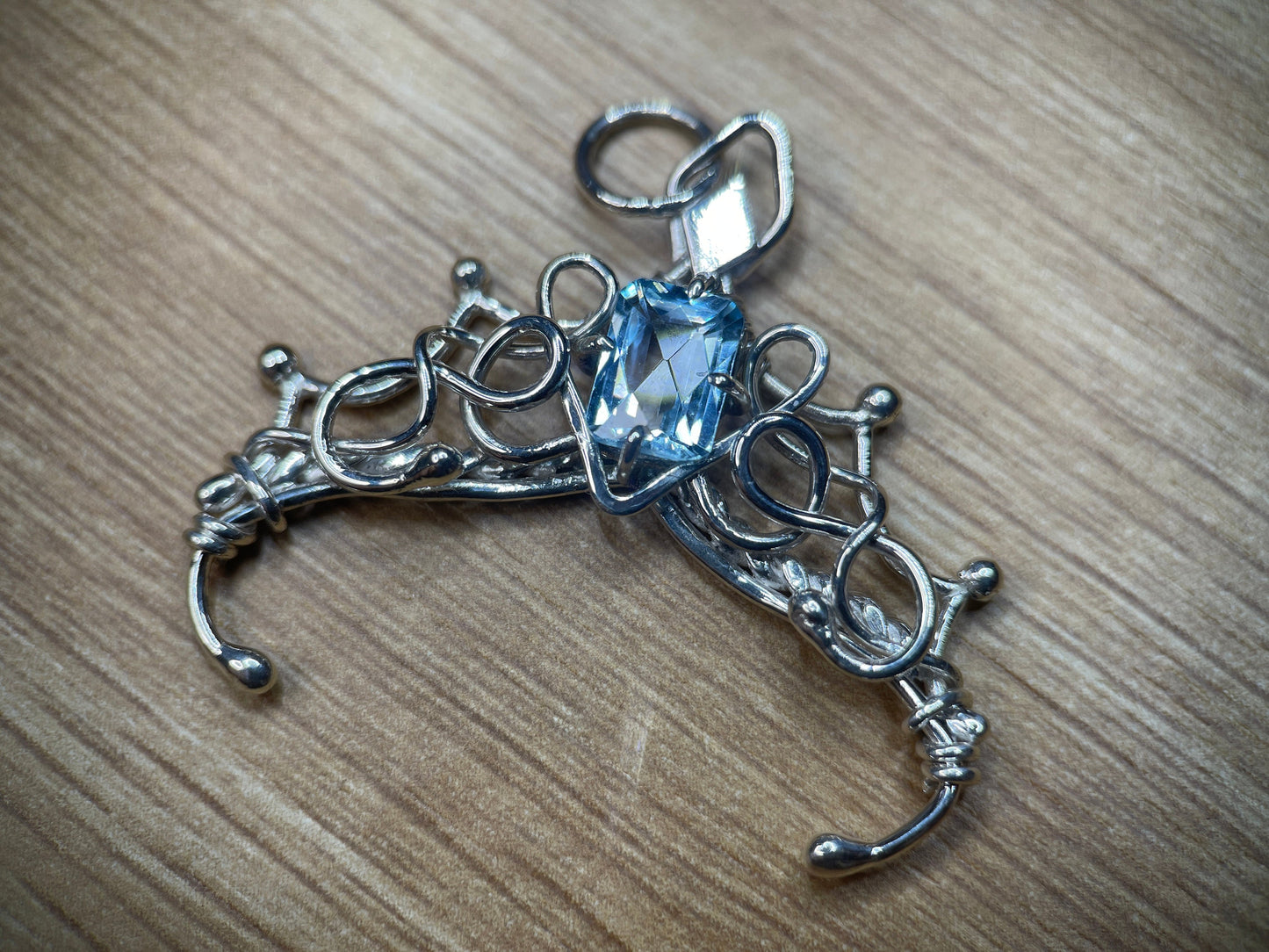 TIARA OF LIGHT PENDANT
