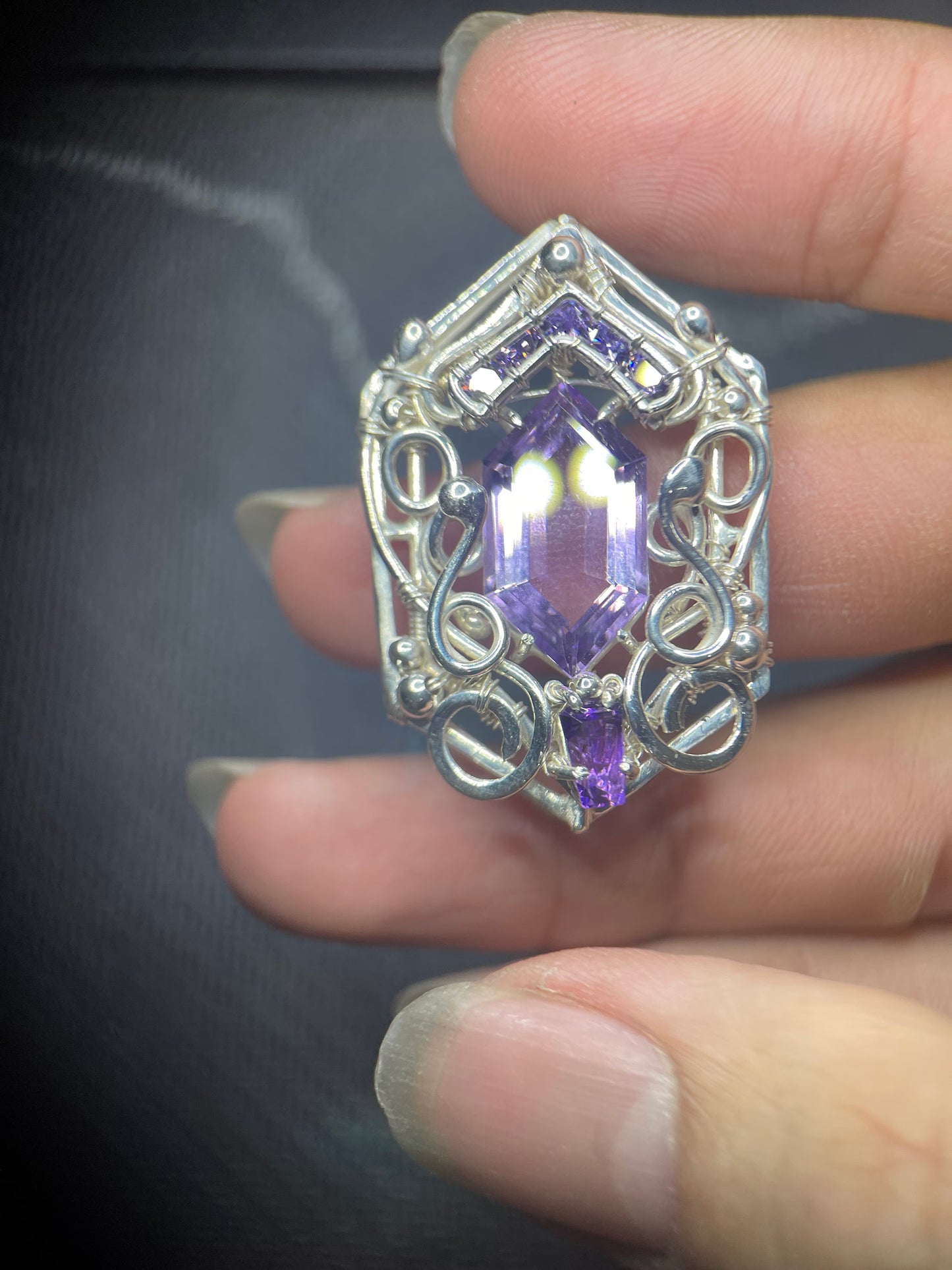 AMETHYST ROYAL CREST