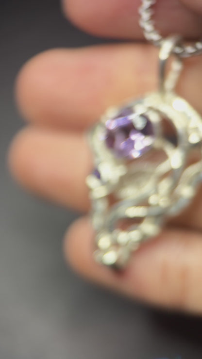 FALLEN LEAF PENDANT - AMETHYST